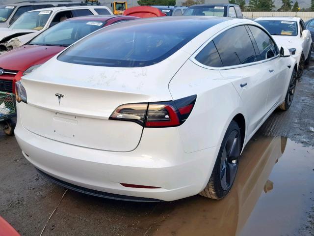 5YJ3E1EA5JF026330 - 2018 TESLA MODEL 3 WHITE photo 4