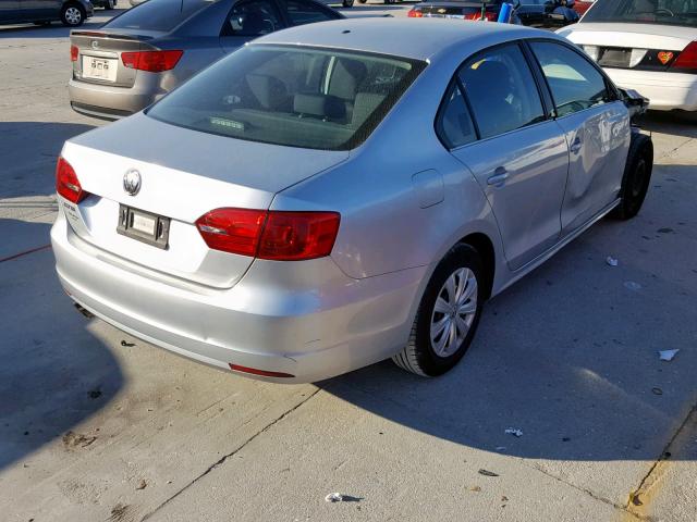 3VW2K7AJ8EM335608 - 2014 VOLKSWAGEN JETTA BASE Արծաթագույն լուսանկար 4