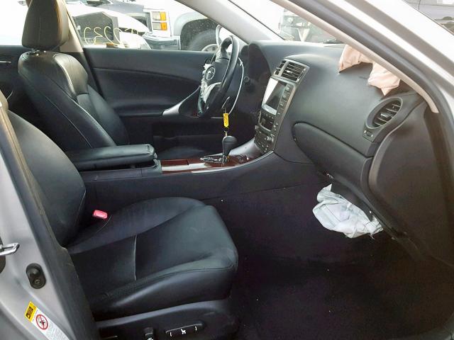 JTHBK262665025230 - 2006 LEXUS IS 250 SILVER photo 5