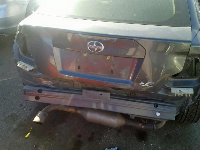 JTKJF5C70D3046336 - 2013 TOYOTA SCION TC ნაცრისფერი ფოტო 9