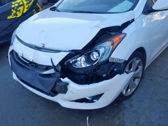 KMHD35LEXDU073299 - 2013 HYUNDAI ELANTRA GT WHITE photo 9