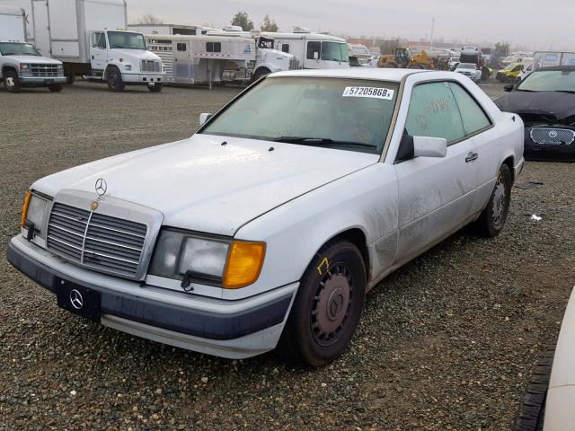 WDBEA51D8NB615357 - 1992 MERCEDES-BENZ 300 CE WHITE photo 2