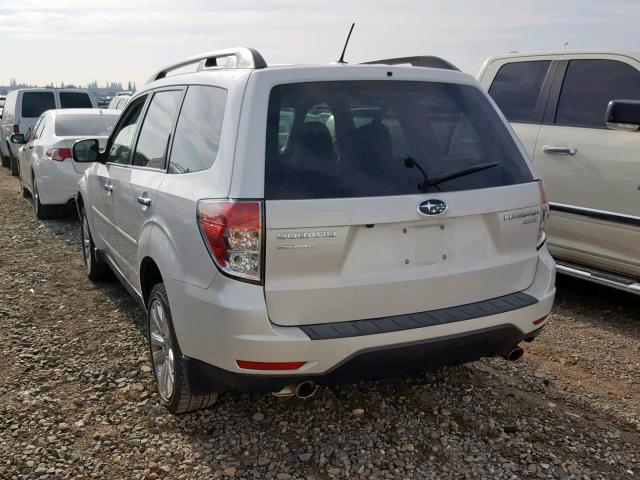 JF2SHAFC8DH439741 - 2013 SUBARU FORESTER L WHITE photo 3