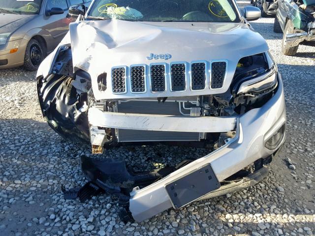 1C4PJLCB6KD205327 - 2019 JEEP CHEROKEE L GRAY photo 9