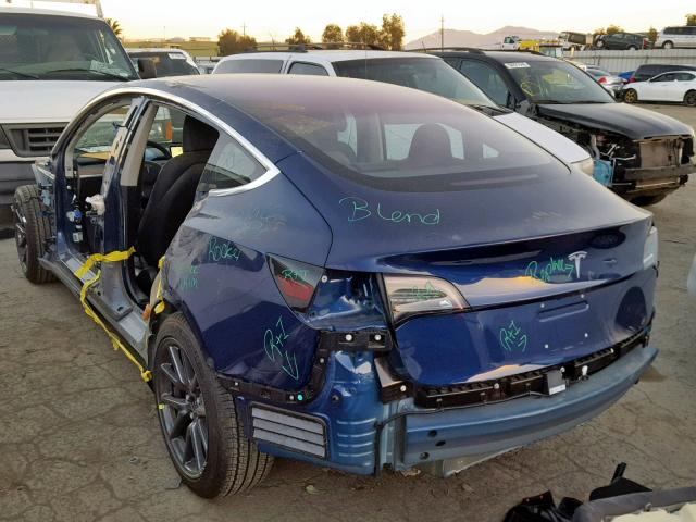 5YJ3E1EA6JF043394 - 2018 TESLA MODEL 3 BLUE photo 3