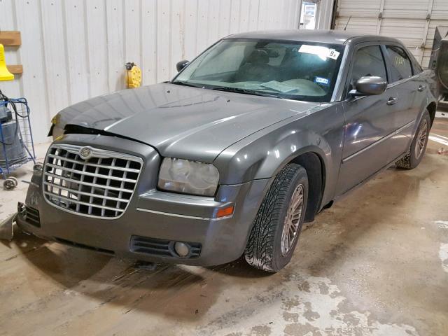 2C3KA53G18H269163 - 2008 CHRYSLER 300 TOURIN GRAY photo 2