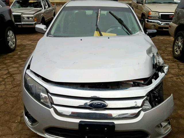 3FADP0L36AR137809 - 2010 FORD FUSION HYB SILVER photo 10