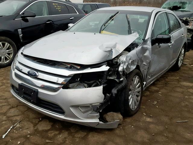 3FADP0L36AR137809 - 2010 FORD FUSION HYB SILVER photo 2