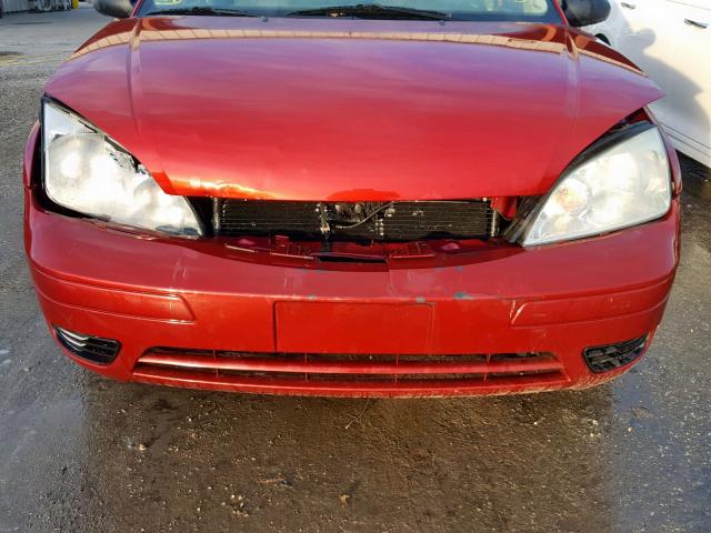 1FAFP34N05W149001 - 2005 FORD FOCUS ZX4 RED photo 10