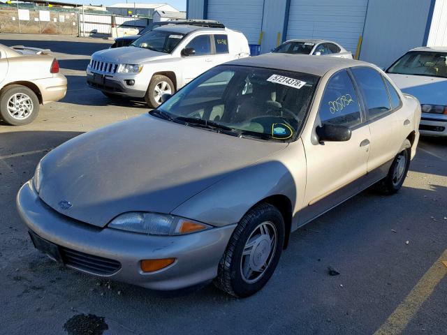 1G1JF52T1V7114927 - 1997 CHEVROLET CAVALIER L GOLD photo 2