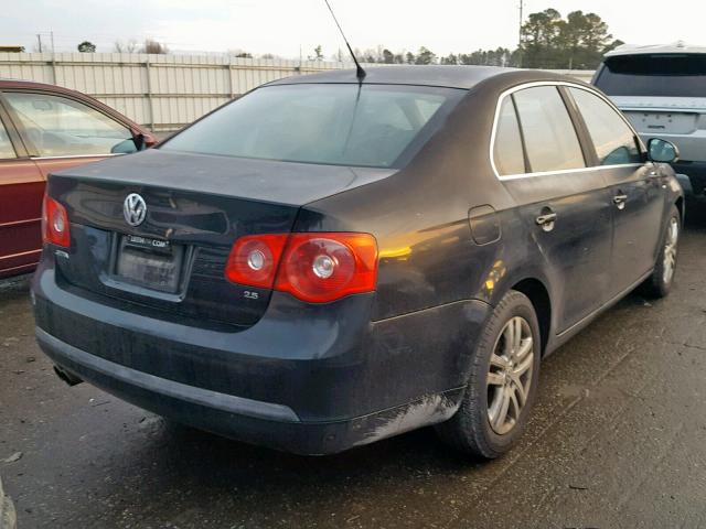 3VWEG71K07M187772 - 2007 VOLKSWAGEN JETTA WOLF BLACK photo 4