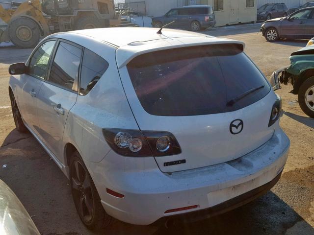 JM1BK343861404773 - 2006 MAZDA 3 HATCHBAC WHITE photo 3