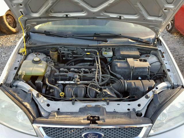 1FAHP34NX6W112869 - 2006 FORD FOCUS ZX4 SILVER photo 7