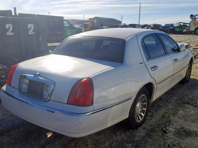 1LNHM82W4YY886663 - 2000 LINCOLN TOWN CAR S WHITE photo 4