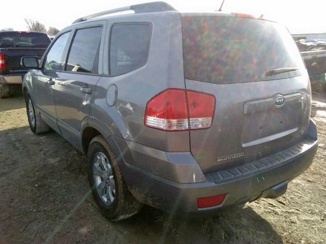 KNDJJ741895028237 - 2009 KIA BORREGO LX SILVER photo 3