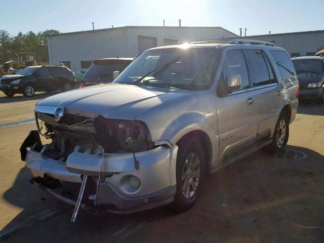 5LMFU27R64LJ41201 - 2004 LINCOLN NAVIGATOR 银色 照片 2