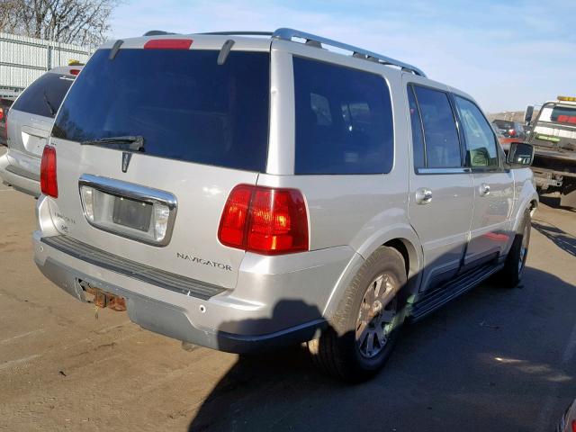5LMFU27R64LJ41201 - 2004 LINCOLN NAVIGATOR 银色 照片 4