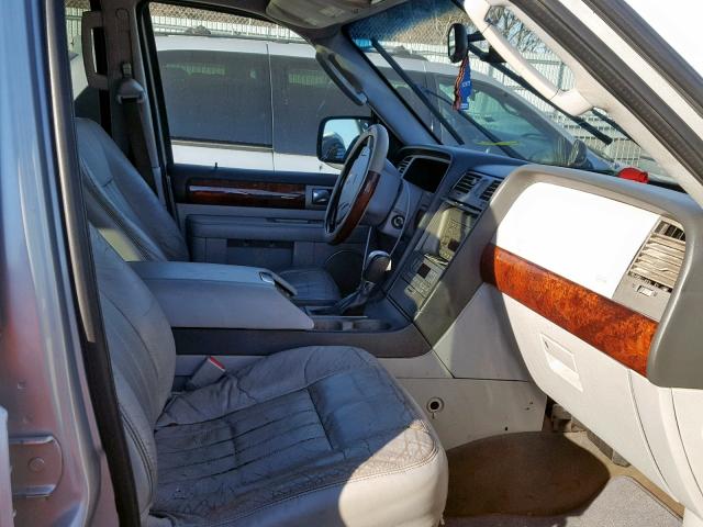 5LMFU27R64LJ41201 - 2004 LINCOLN NAVIGATOR 银色 照片 6
