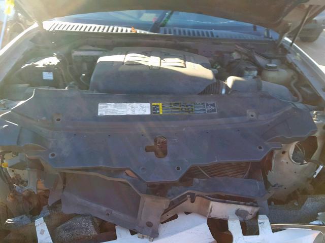 5LMFU27R64LJ41201 - 2004 LINCOLN NAVIGATOR 银色 照片 7