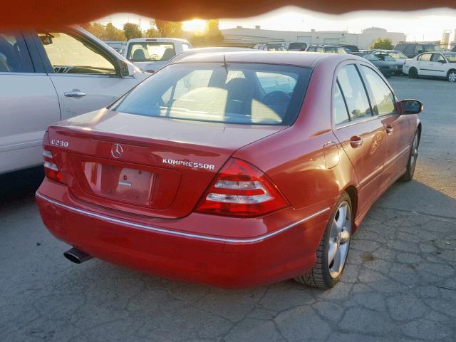 WDBRF40J15F705639 - 2005 MERCEDES-BENZ C RED photo 4