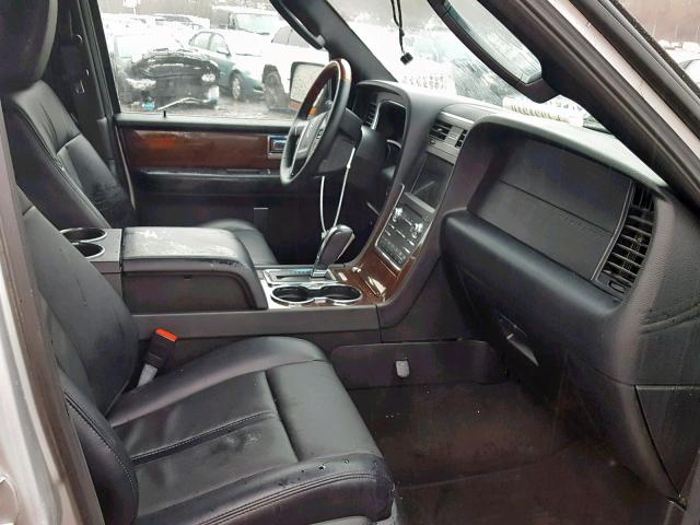 5LMJJ2JT2HEL13841 - 2017 LINCOLN NAVIGATOR 银色 照片 5