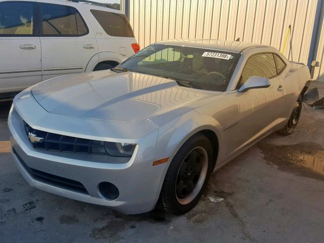 2G1FA1E38D9177822 - 2013 CHEVROLET CAMARO LS SILVER photo 2