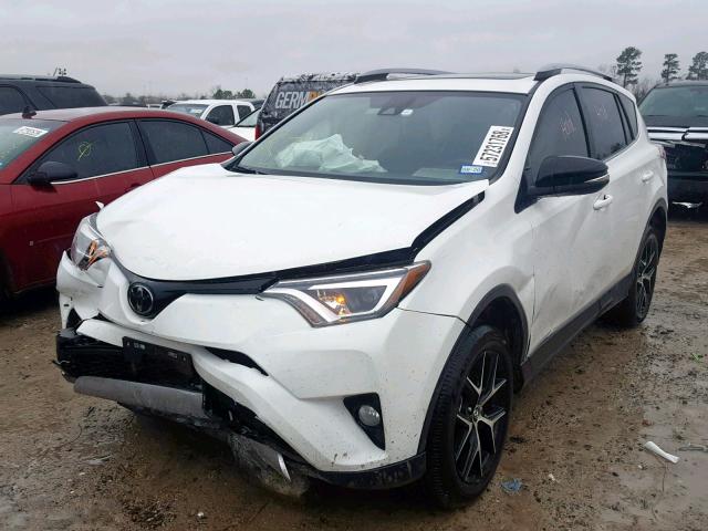 JTMNFREV8JJ185620 - 2018 TOYOTA RAV4 SE WHITE photo 2