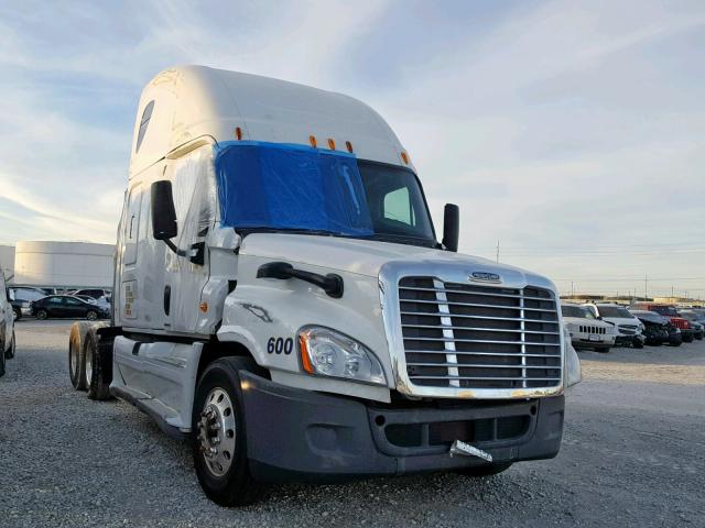 1FUJGLBG5CSBM7009 - 2012 FREIGHTLINER CASCADIA 1 WHITE photo 1