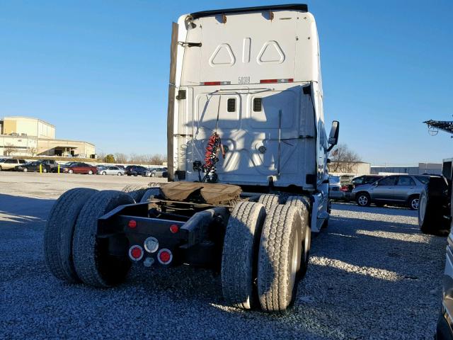 1FUJGLBG5CSBM7009 - 2012 FREIGHTLINER CASCADIA 1 WHITE photo 4