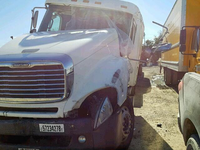 1FUJA6CV55LN84017 - 2005 FREIGHTLINER CONVENTION WHITE photo 9