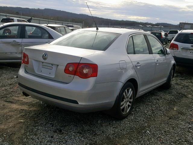 3VWEF71K57M168377 - 2007 VOLKSWAGEN JETTA WOLF SILVER photo 4