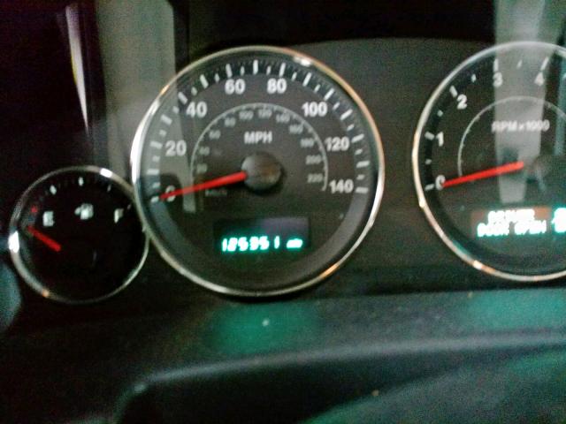 1J8HG68287C618210 - 2007 JEEP COMMANDER BLACK photo 8