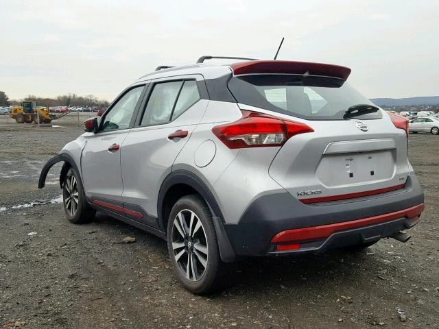 3N1CP5CU4JL513960 - 2018 NISSAN KICKS S SILVER photo 3