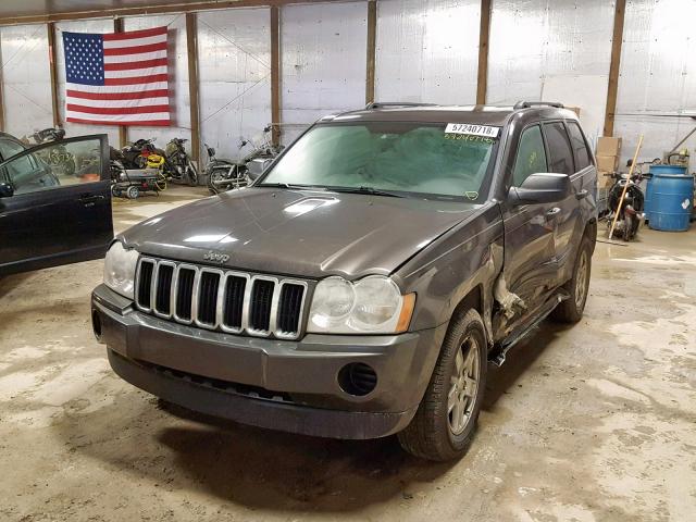 1J4GR48KX5C718429 - 2005 JEEP GRAND CHER GRAY photo 2