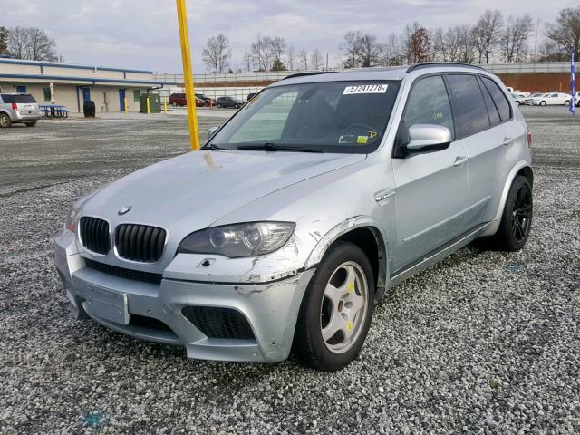 5YMGY0C5XALK25046 - 2010 BMW X5 M SILVER photo 2