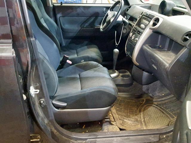 JTLKT324164106786 - 2006 TOYOTA SCION XB BLACK photo 5