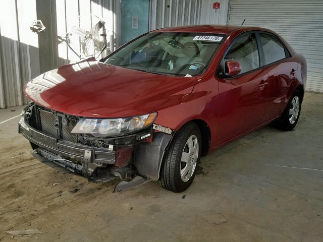 KNAFU4A21B5379650 - 2011 KIA FORTE EX RED photo 2