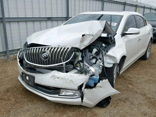 1G4GB5G33GF173858 - 2016 BUICK LACROSSE WHITE photo 2