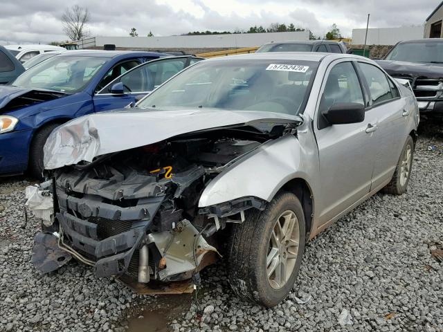 3FAHP0GA2CR292452 - 2012 FORD FUSION S SILVER photo 2