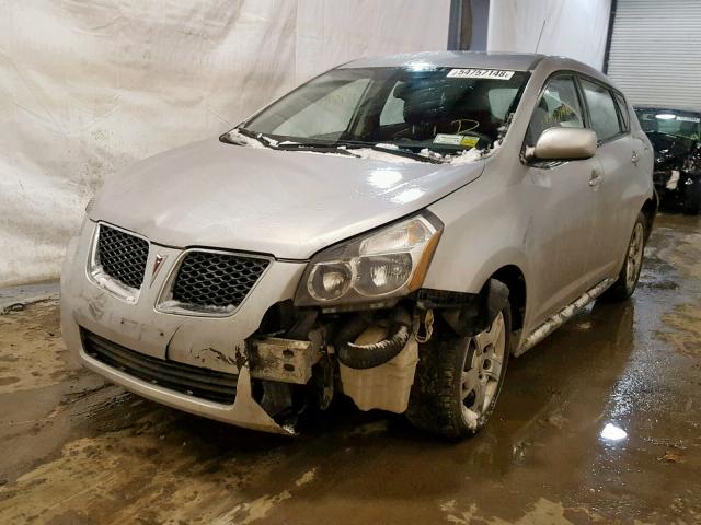 5Y2SP67049Z432323 - 2009 PONTIAC VIBE SILVER photo 2