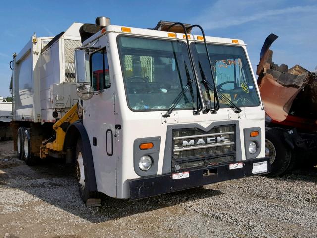 1M2AU04C1GM010211 - 2016 MACK 600 LEU600 WHITE photo 1