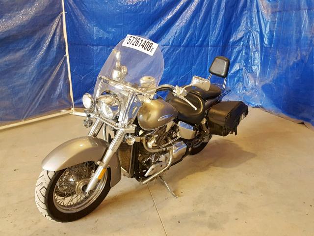 1HFSC52084A104221 - 2004 HONDA VT1300 S GRAY photo 2