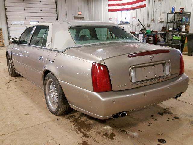 1G6KF57952U165355 - 2002 CADILLAC DEVILLE DT BEIGE photo 3