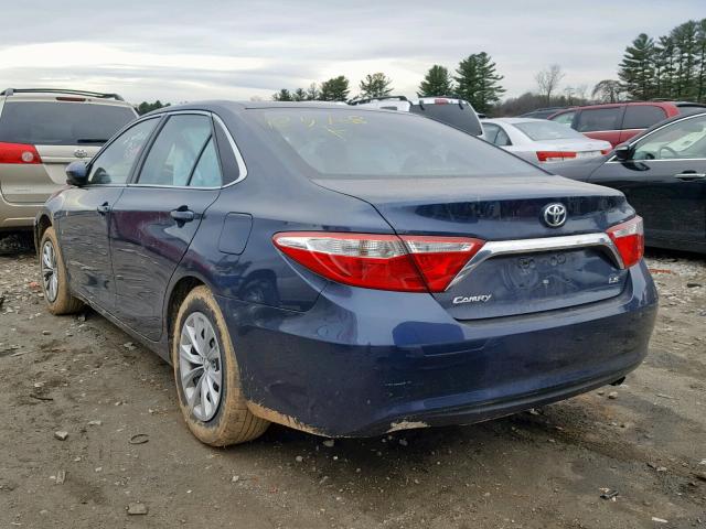 4T4BF1FKXFR487345 - 2015 TOYOTA CAMRY LE BLUE photo 3