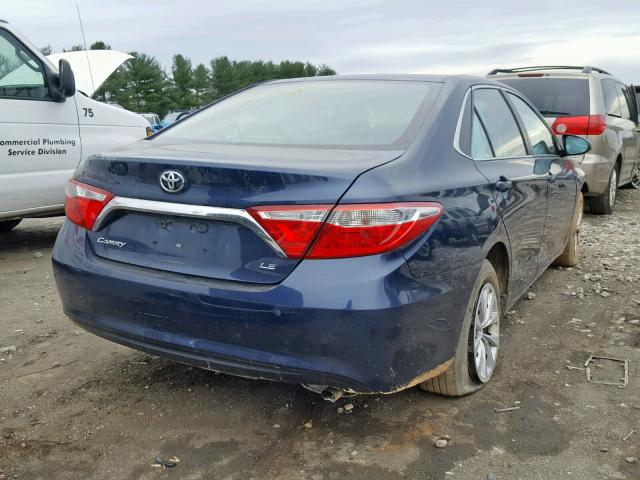 4T4BF1FKXFR487345 - 2015 TOYOTA CAMRY LE BLUE photo 4