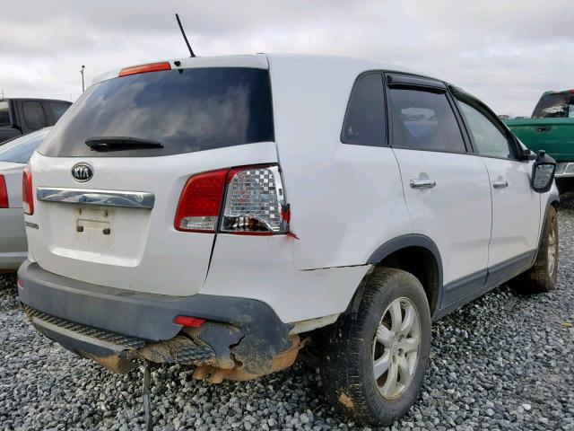 5XYKT3A10BG093964 - 2011 KIA SORENTO BA WHITE photo 4