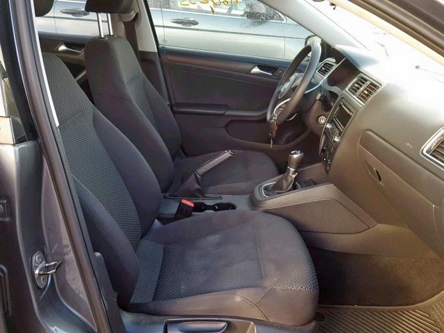 3VW1K7AJ5DM350951 - 2013 VOLKSWAGEN JETTA BASE GRAY photo 5