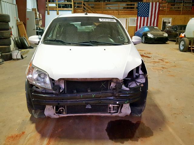 KL1TD6DE6BB229551 - 2011 CHEVROLET AVEO LS WHITE photo 9