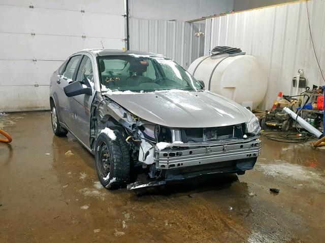 1FAHP34N88W259436 - 2008 FORD FOCUS S/SE SILVER photo 1