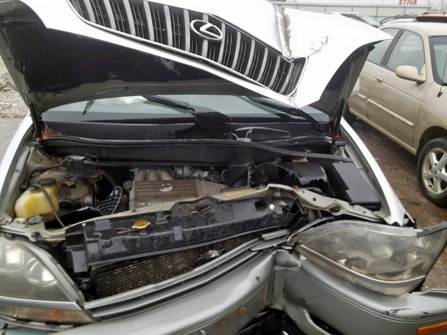 JT6HF10UXX0062176 - 1999 LEXUS RX 300 SILVER photo 7